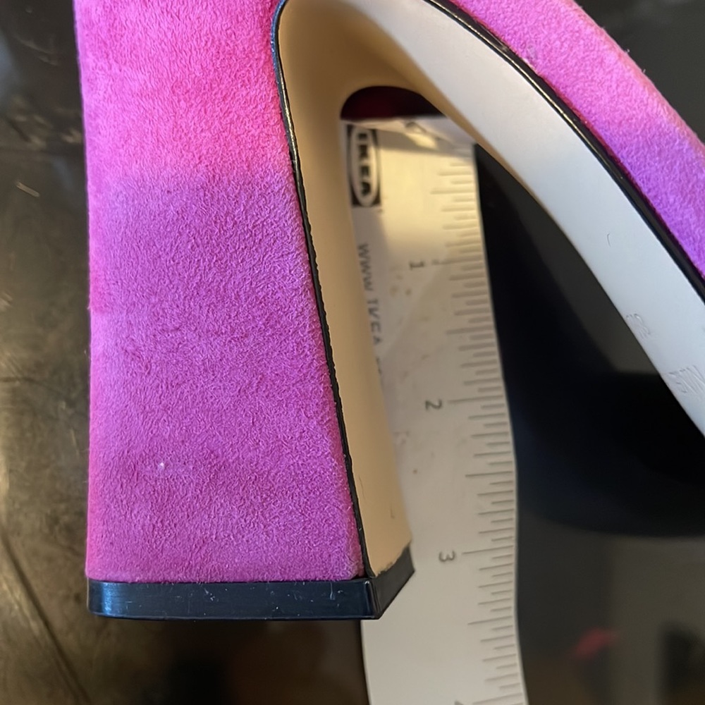 Suede shoes. - Picture 3 of 3